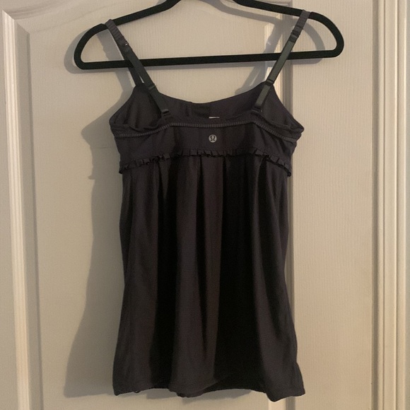 Lululemon tank size 4 - Picture 5 of 7